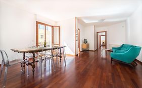 Georgia'S Apartment
